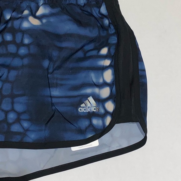 adidas Women shorts sports wear - Picture 3 of 3